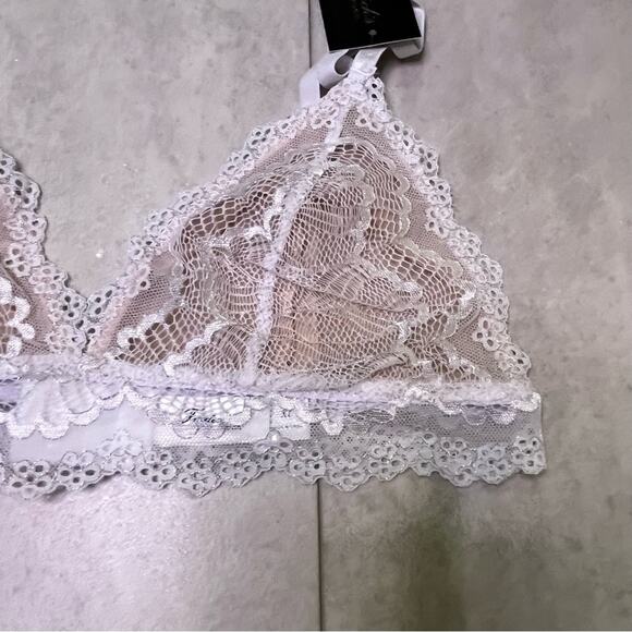 NWT 2 Pack Fredericks of Hollywood White Silver Lace Caroline Bralette XL V Neck - Picture 6 of 13